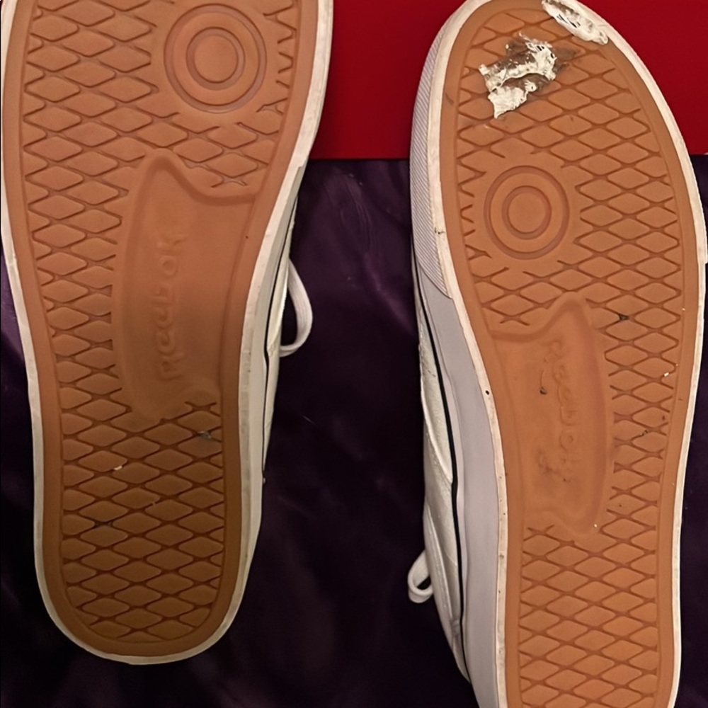 Reebok size 8.5 - Picture 4 of 4